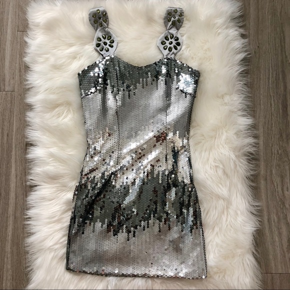 Sequined silver gradient cocktail dress - Picture 4 of 8
